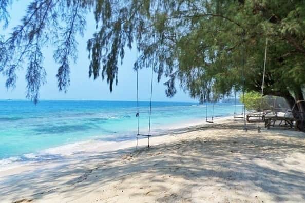 permukaan pasir pulau tidung
