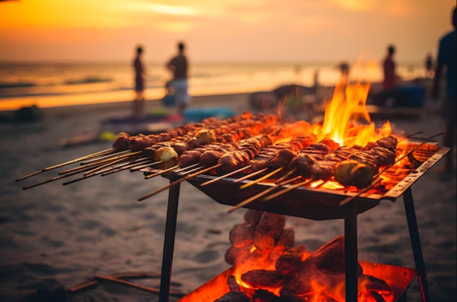 Suasana barbeque dan grill malam hari di tepi pantai Tidung Lagoon